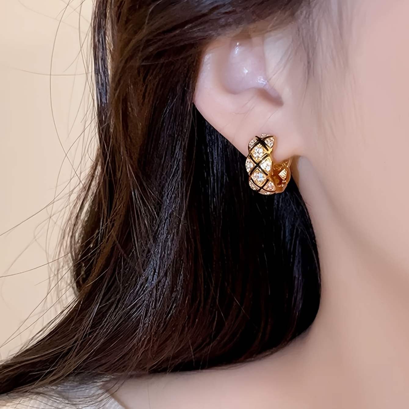 Fashionable Irregular-Shaped Copper H Alloy Hoop Earrings